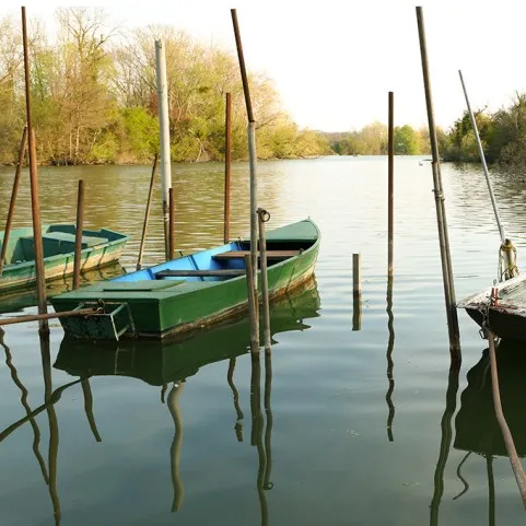 CSÓNAK NYOMKÖVETŐK