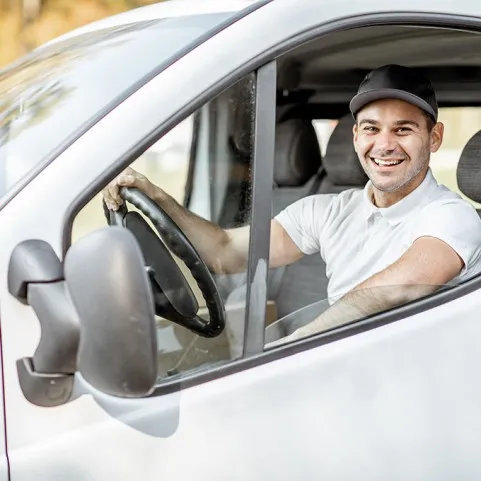 KISHERAUTÓ NYOMKÖVETŐK